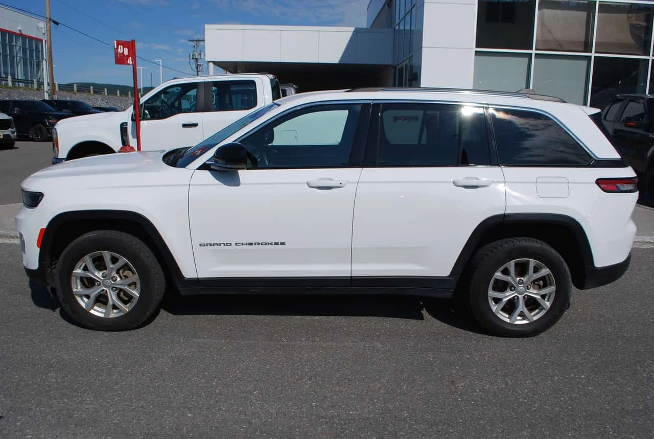 Jeep Grand cherokee Limited | CARFAX | АВТОКРЕДИТ БЕЗ ПЪРВОНАЧАЛНА, снимка 3 - Автомобили и джипове - 55270588