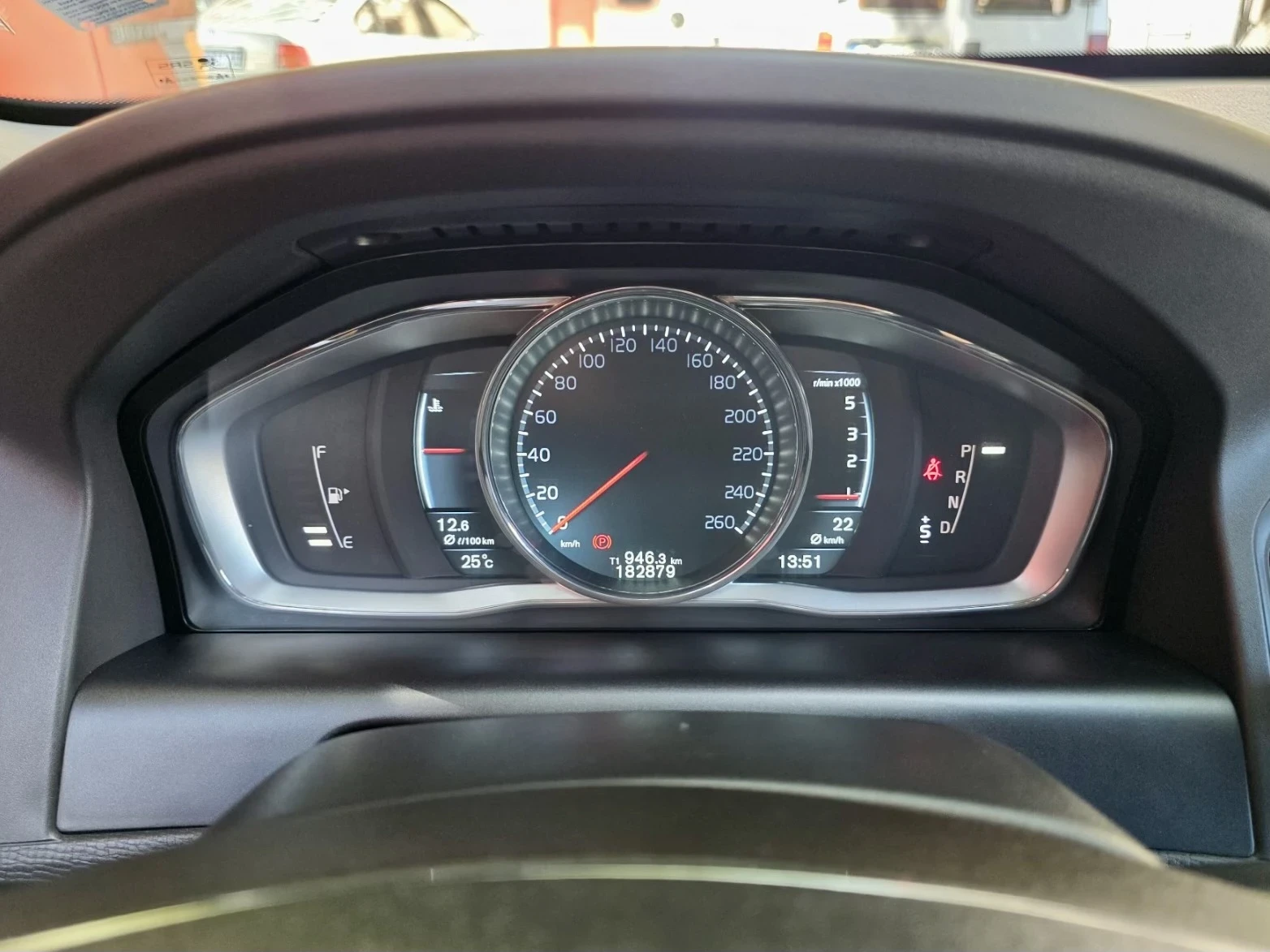Volvo XC60 D5 AWD, снимка 15 - Автомобили и джипове - 55420521