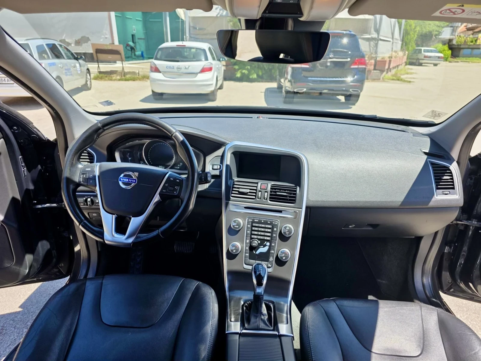 Volvo XC60 D5 AWD, снимка 13 - Автомобили и джипове - 55420521