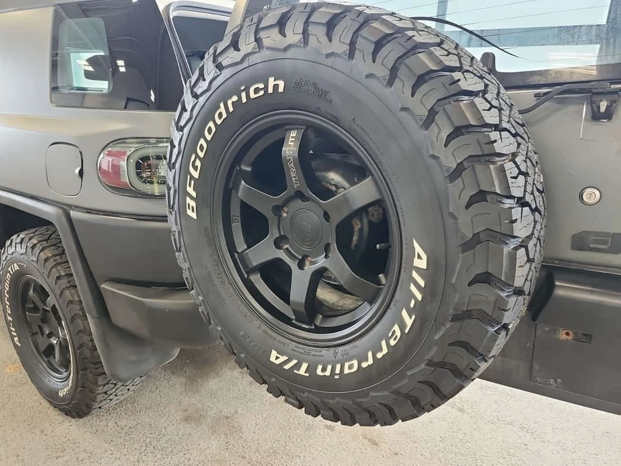 Toyota Fj cruiser 4WD 4DR AUTO * ���������� ��� ������������ ������ | Mobile.bg � ����������� 14