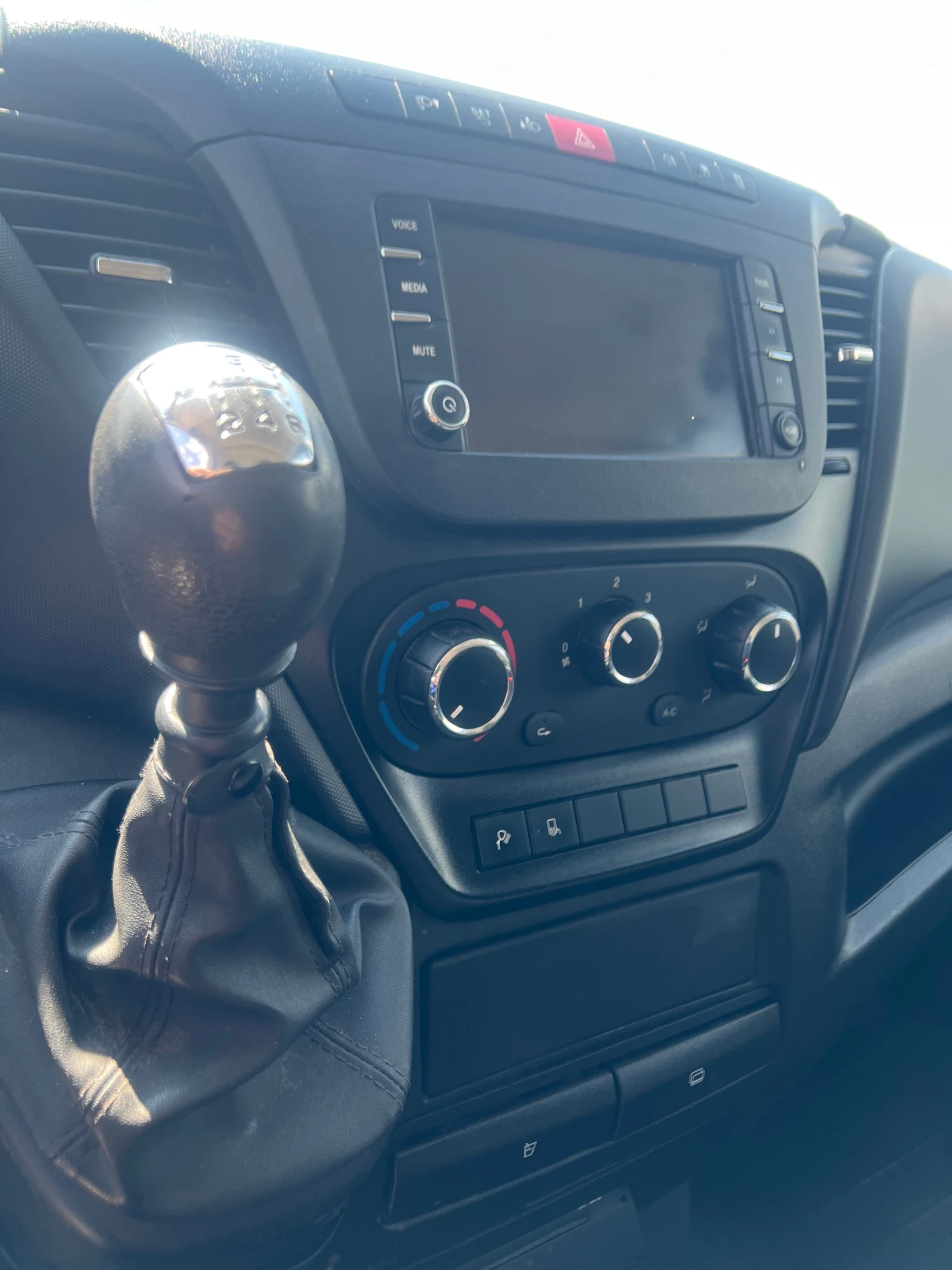 Iveco Daily 35s17 / 3000cc - 170к.с / Климатроник - изображение 6