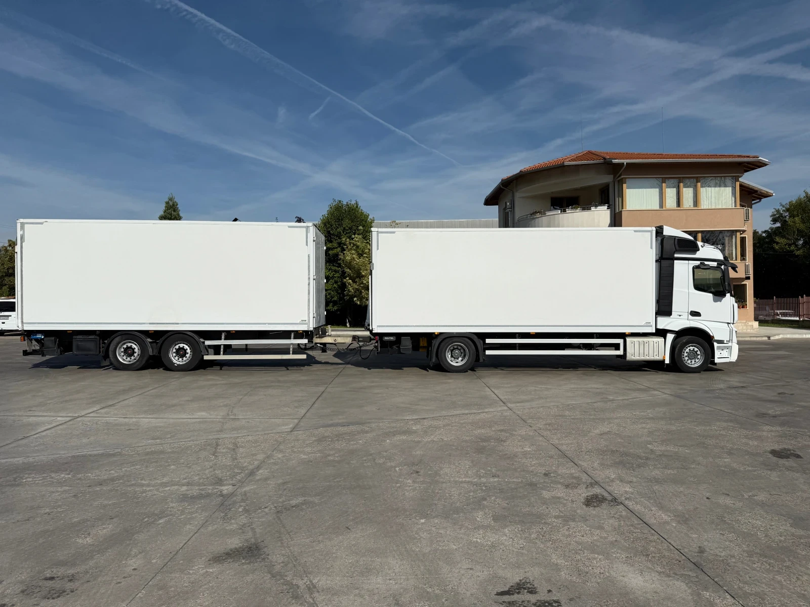 Mercedes-Benz Actros Комплект хенгер с ремарке и падащ борд 1845 - изображение 3