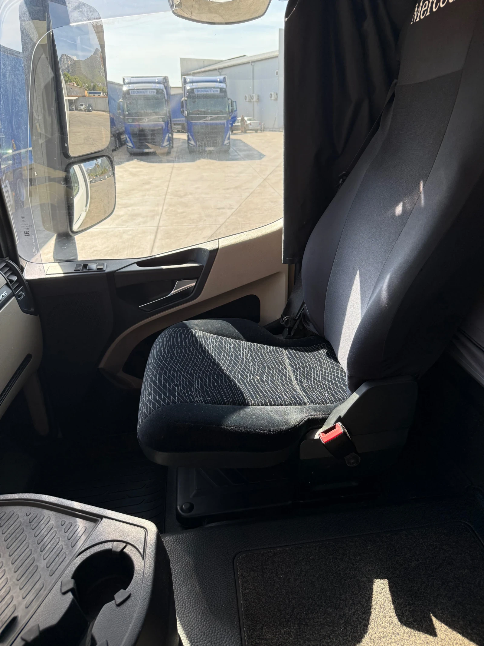 Mercedes-Benz Actros        1845 | Mobile.bg   13