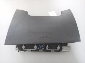 Еърбег Тойота Рав4 2.2д в краката (ч)