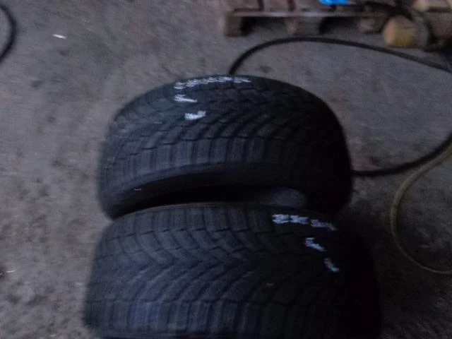 Гуми Зимни 215/55R16, снимка 10 - Гуми и джанти - 12765155