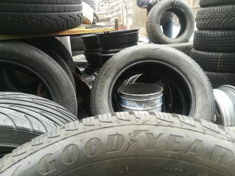 Гуми Зимни 185/60R15, снимка 3 - Гуми и джанти - 20432915