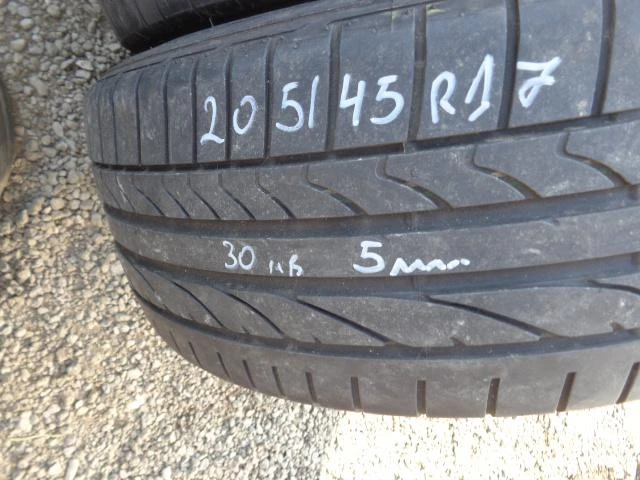 Гуми Летни 205/45R17, снимка 1 - Гуми и джанти - 21439338