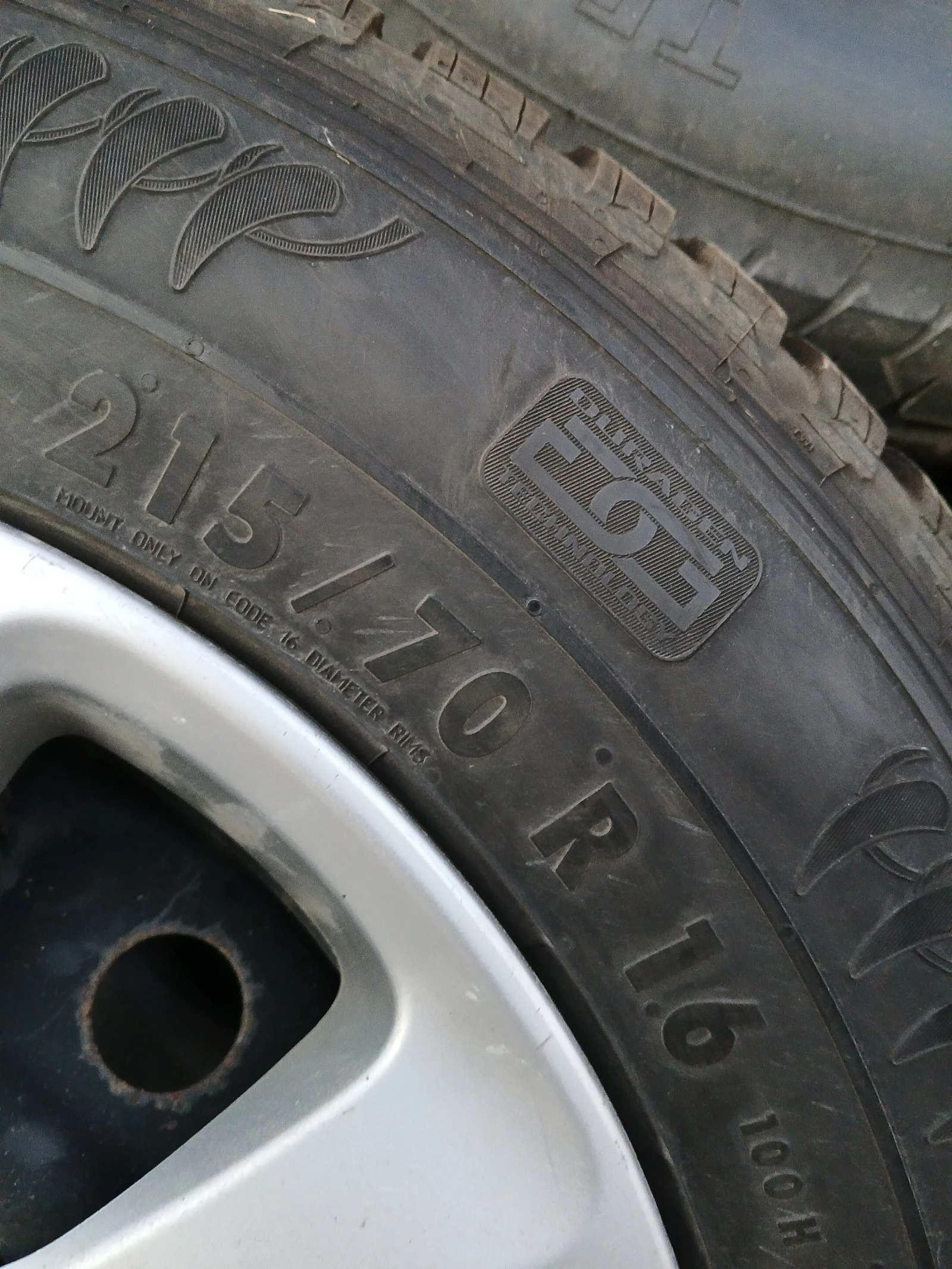 ���� � ������ 215/70R16 | Mobile.bg � ����������� 2