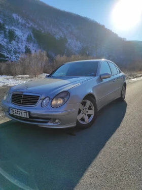  Mercedes-Benz E 220