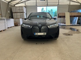 ������ BMW iX