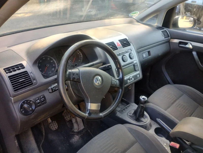 VW Touran 1.4tfsi, снимка 5 - Автомобили и джипове - 43638070