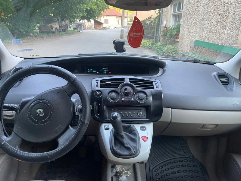 Renault Scenic Ван, снимка 12 - Автомобили и джипове - 47387148