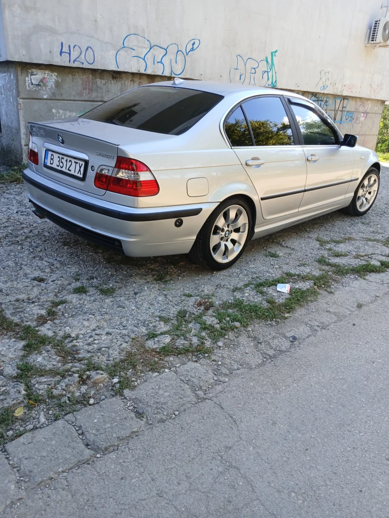 BMW 320, снимка 8 - Автомобили и джипове - 47380369