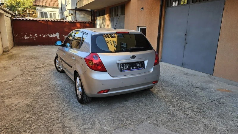 Kia Ceed 1.6 * Кожа * Печка * , снимка 2 - Автомобили и джипове - 47899353