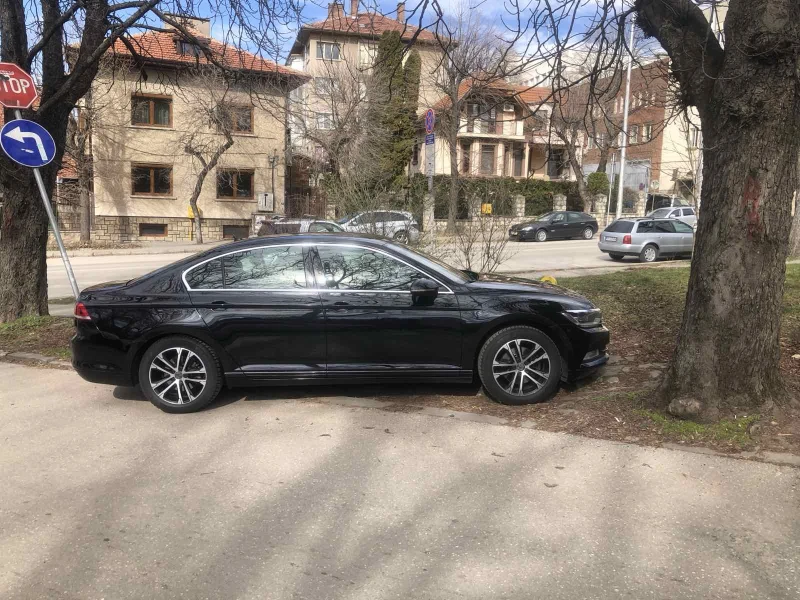 VW Passat, снимка 12 - Автомобили и джипове - 48461199