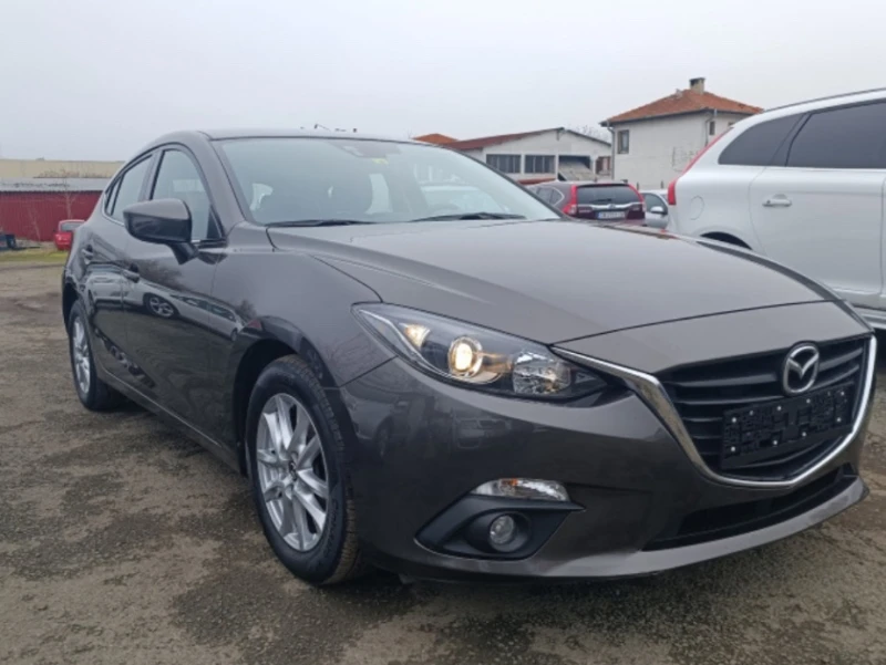 Mazda 3 Skyactive, снимка 8 - Автомобили и джипове - 48811876