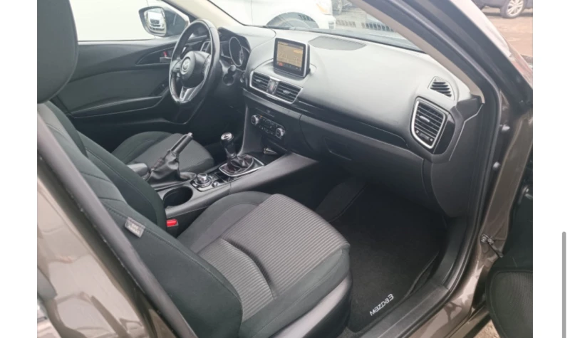 Mazda 3 Skyactive, снимка 2 - Автомобили и джипове - 48811876