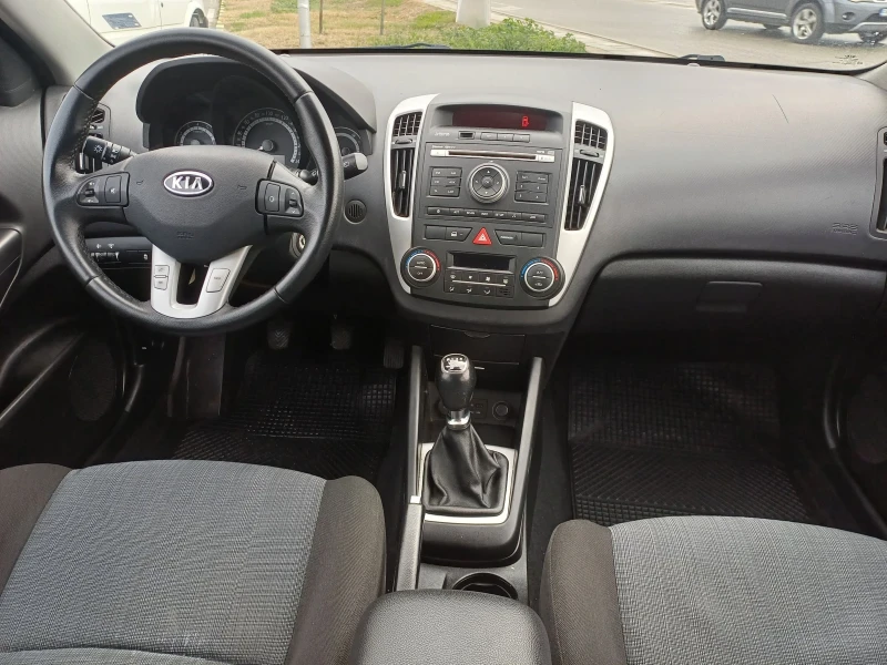 Kia Ceed 1.4 90к.с. , снимка 10 - Автомобили и джипове - 49089533