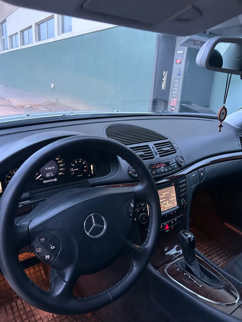 Mercedes-Benz E 200 W211, снимка 7 - Автомобили и джипове - 49261492