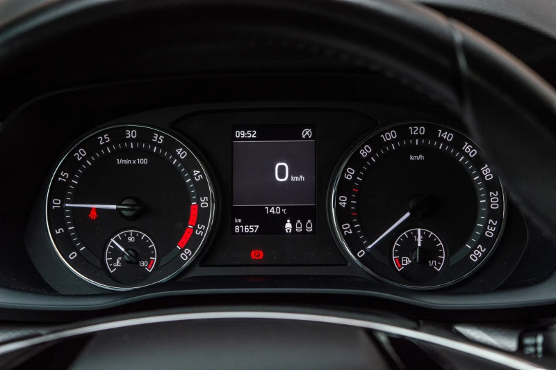 Skoda Octavia, снимка 7 - Автомобили и джипове - 52304026