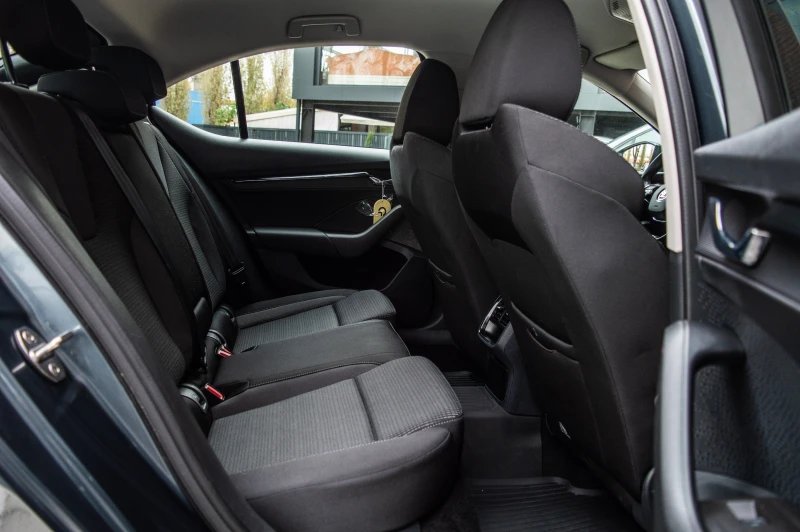 Skoda Octavia, снимка 9 - Автомобили и джипове - 52304026