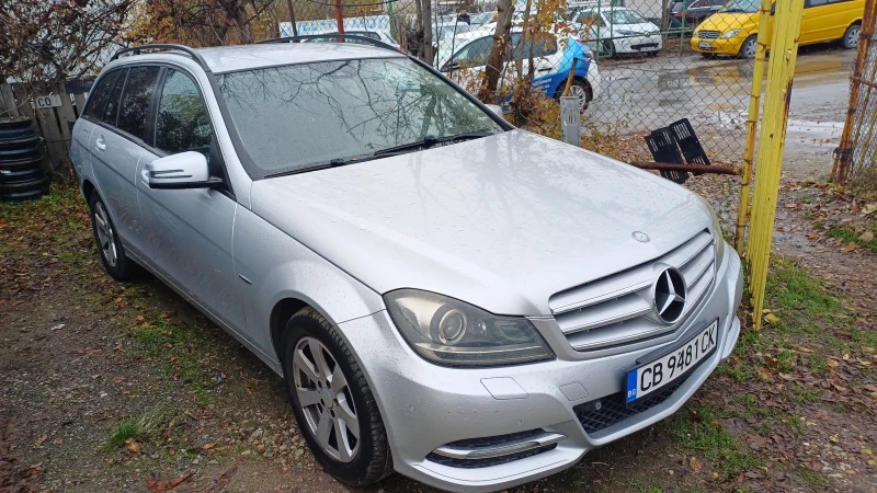 Mercedes-Benz C 220 2, 2cdi СМЕНЕНА ВЕРИГА, снимка 2 - Автомобили и джипове - 52375320