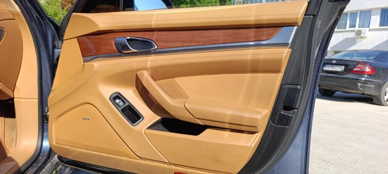 Porsche Panamera 4 PDK, снимка 10 - Автомобили и джипове - 52617261