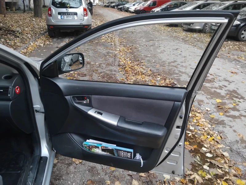 Toyota Corolla, снимка 6 - Автомобили и джипове - 52617882