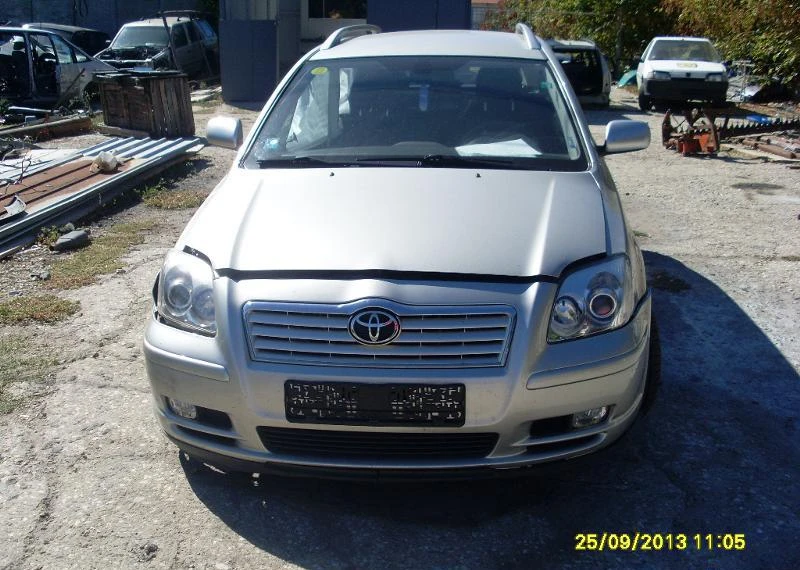 Toyota Avensis 2.2dkat, снимка 8 - Автомобили и джипове - 5818309