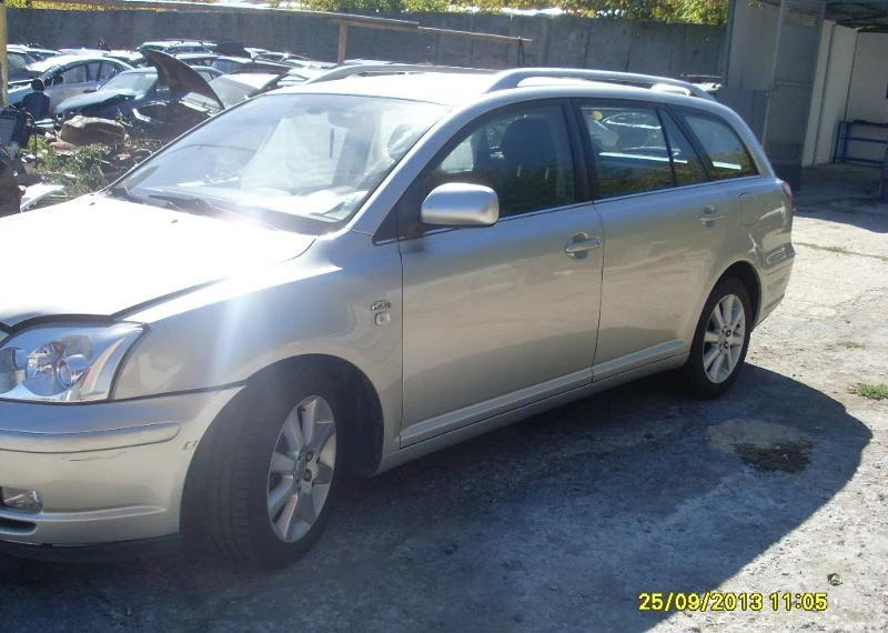 Toyota Avensis 2.2dkat, снимка 9 - Автомобили и джипове - 5818309