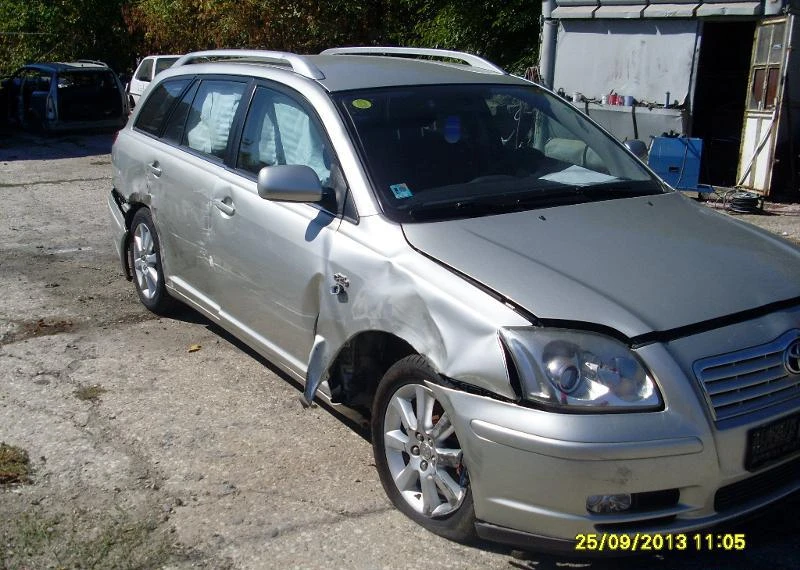 Toyota Avensis 2.2dkat, снимка 10 - Автомобили и джипове - 5818309