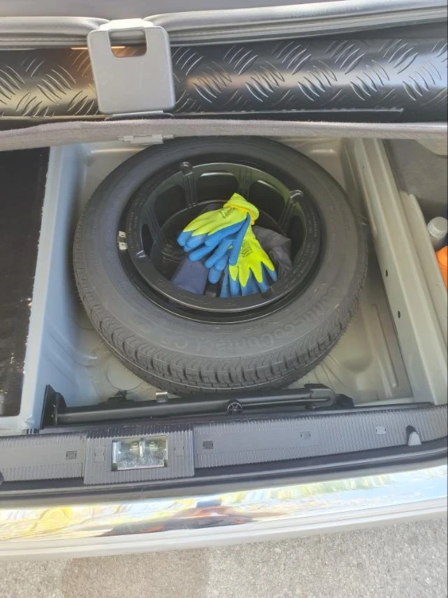 Mercedes-Benz E 250 W210 на реални 42000км  - изображение 2