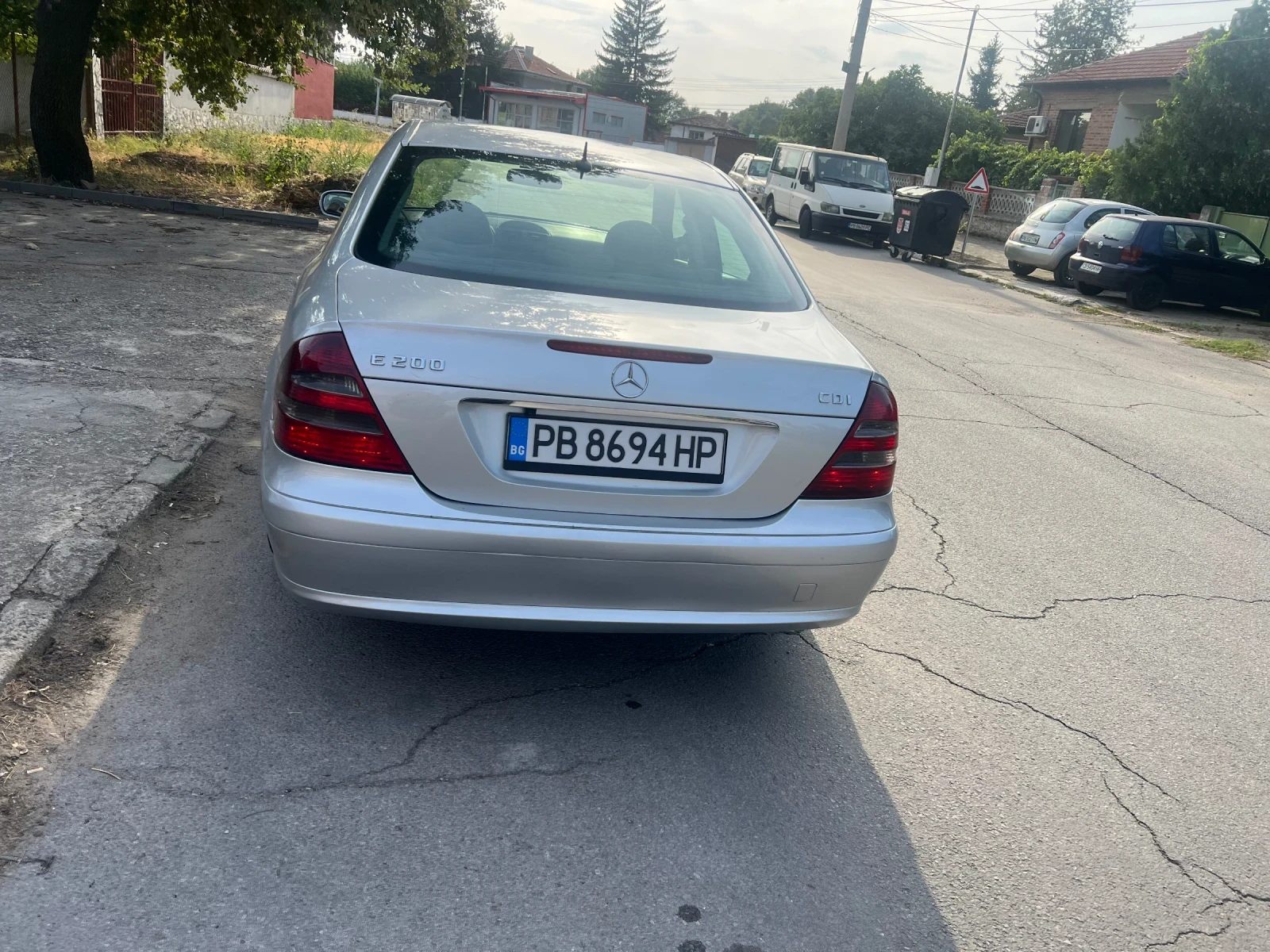 Mercedes-Benz E 200  - изображение 5