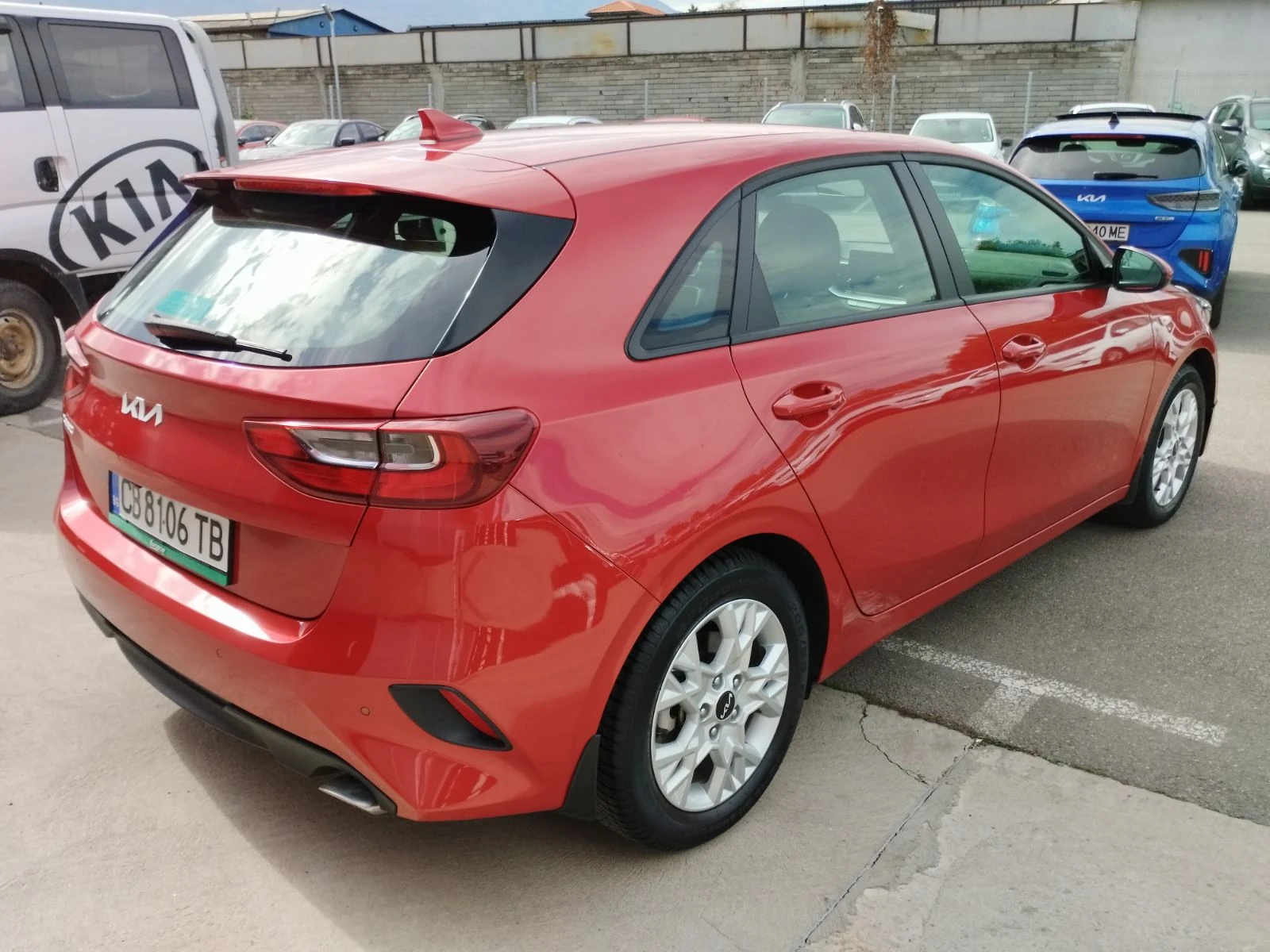 Kia Ceed 1.0 ТУРБО ГАРАНЦИЯ - изображение 4