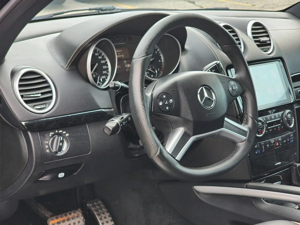 Mercedes-Benz ML 550 ОБДУХВАНЕ/КАМЕРА/KEYLESS/CARPLAY/ - изображение 8