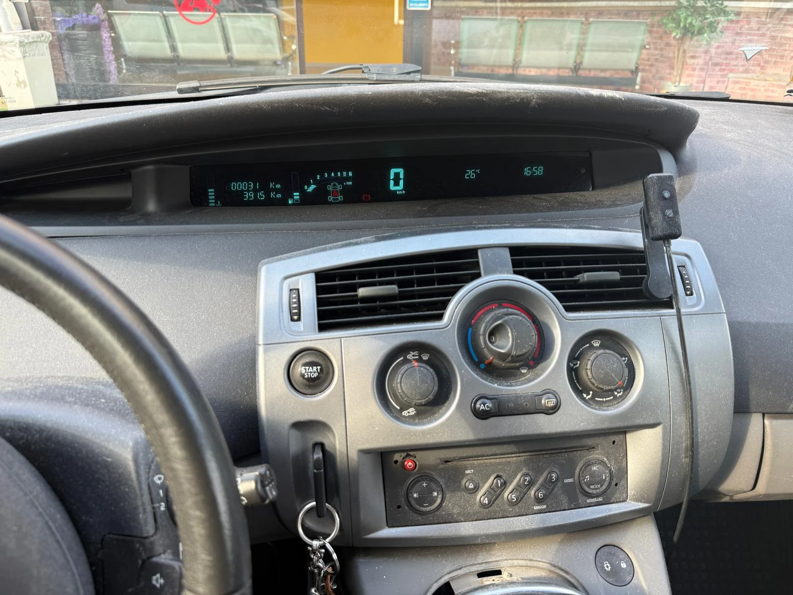 Renault Scenic 1.6 газ 2009г италия - изображение 8