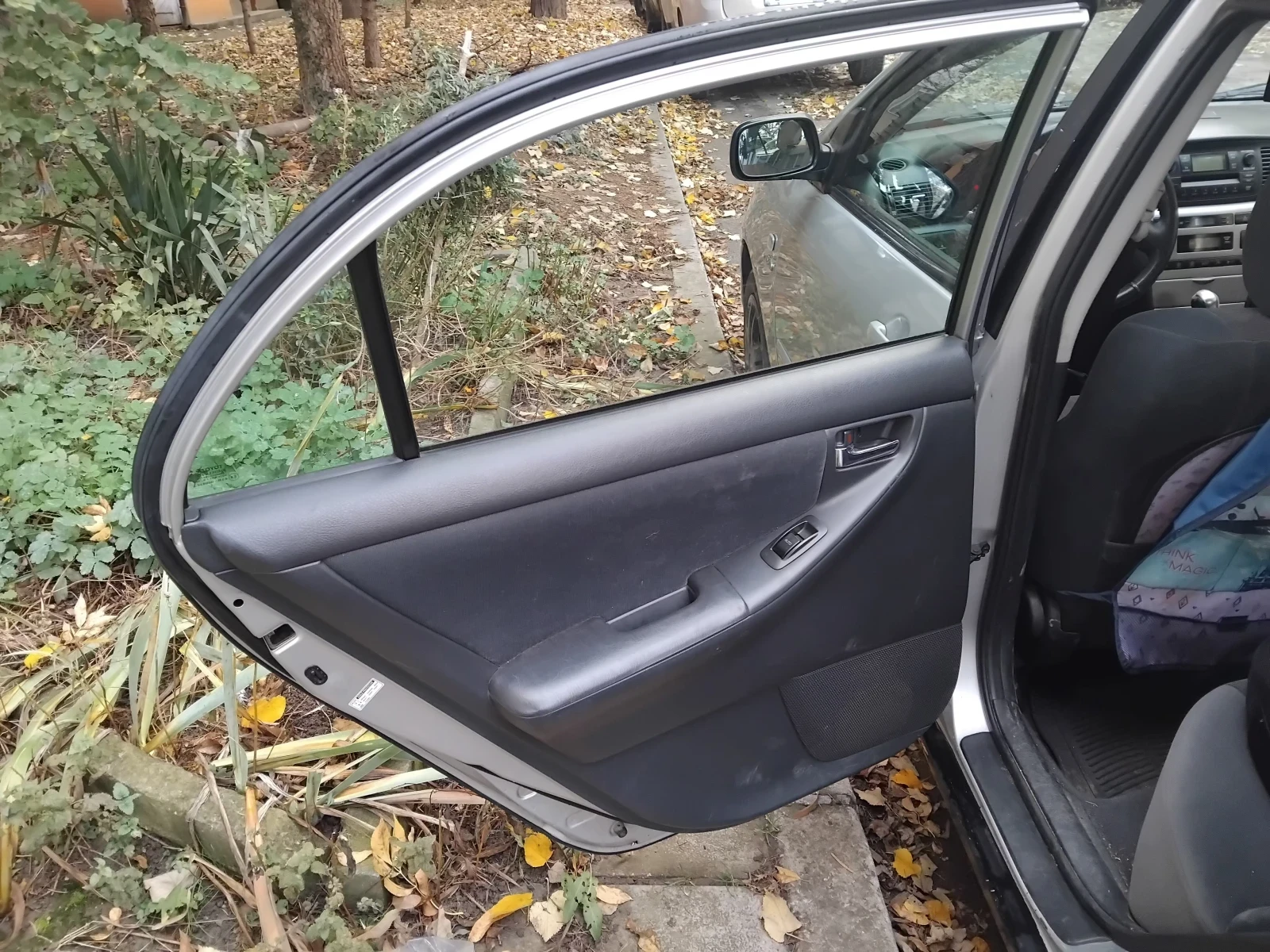 Toyota Corolla | Mobile.bg � ����������� 12