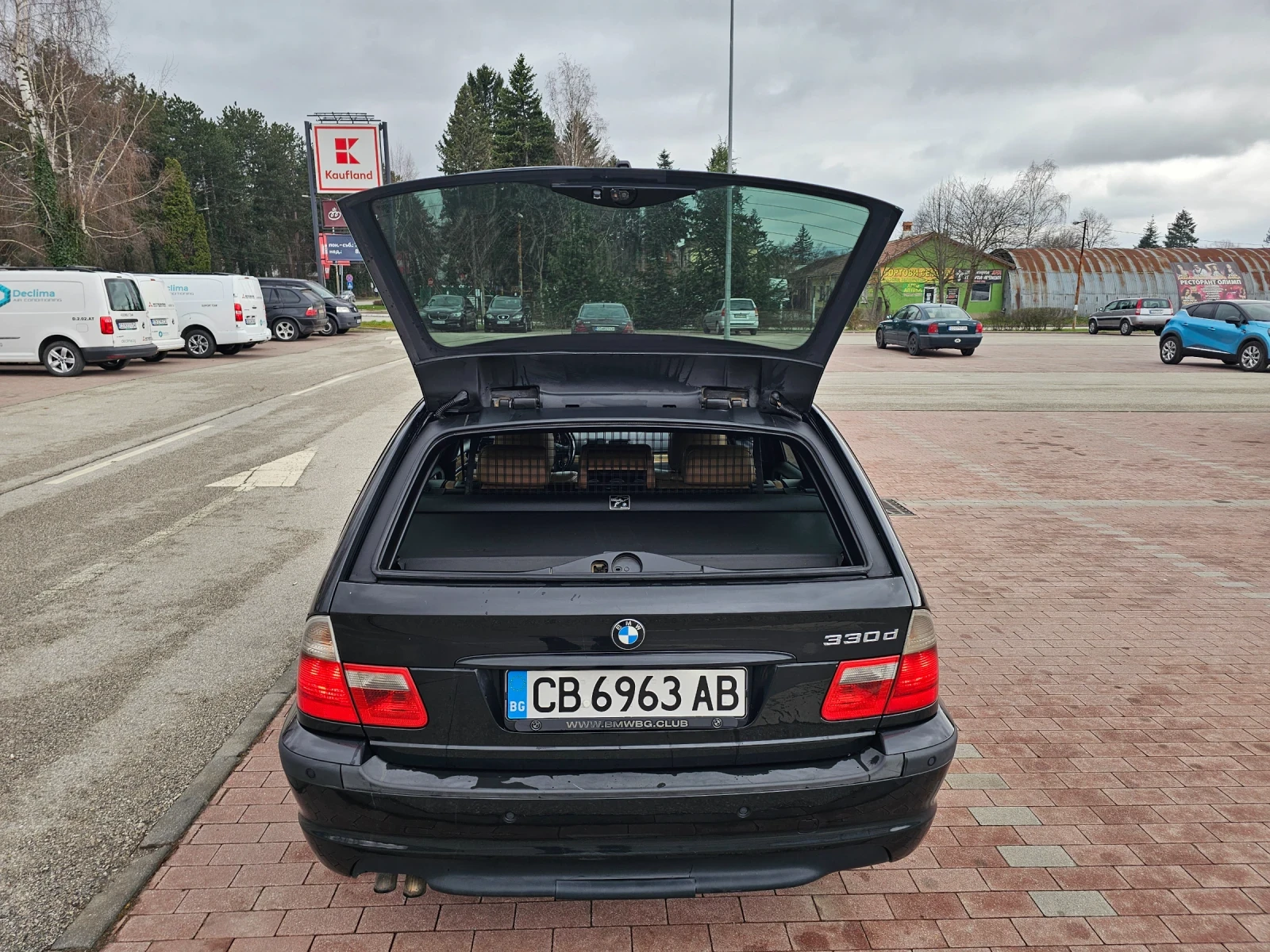 BMW 330, снимка 16 - Автомобили и джипове - 53953396