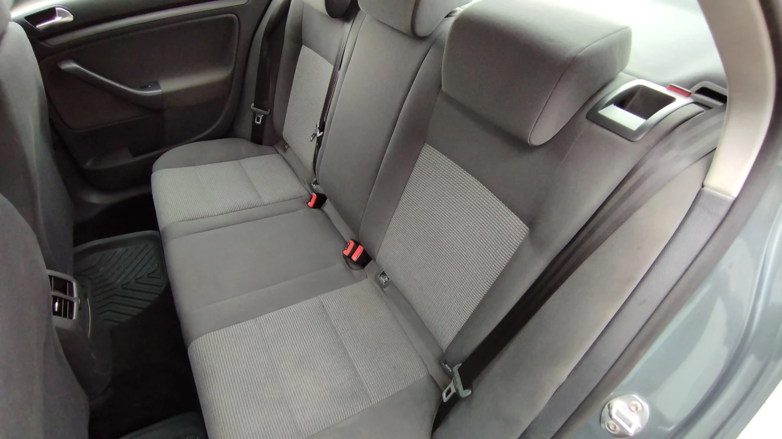 VW Jetta, снимка 11 - Автомобили и джипове - 53964883