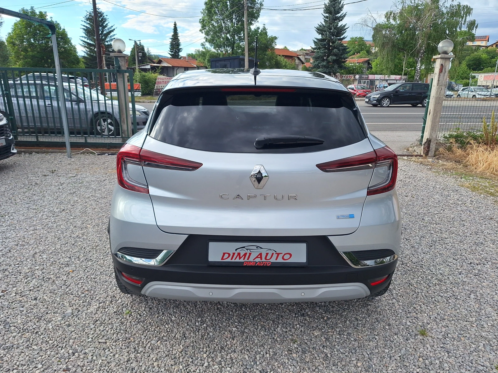 Renault Captur 1.6 E-tech Hybrid 143 Ks 104000 km Full!, снимка 4 - Автомобили и джипове - 54895839