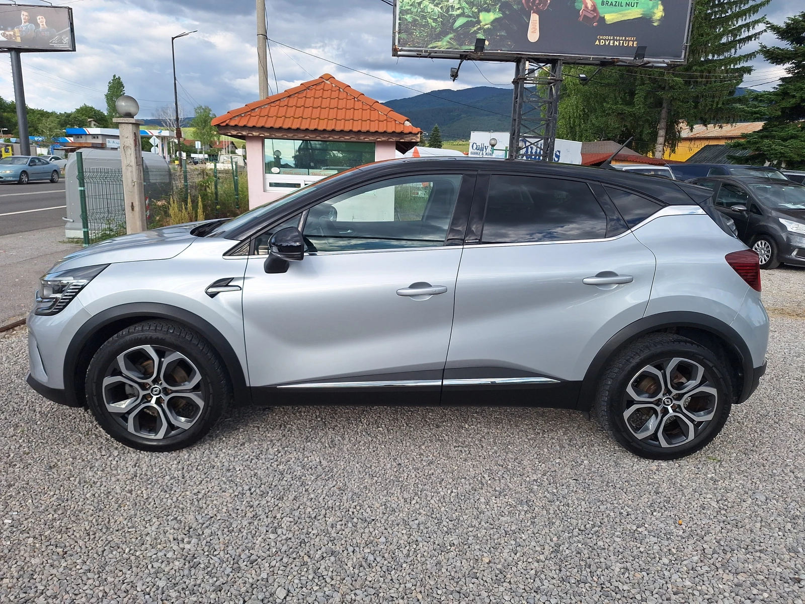 Renault Captur 1.6 E-tech Hybrid 143 Ks 104000 km Full!, снимка 6 - Автомобили и джипове - 54895839