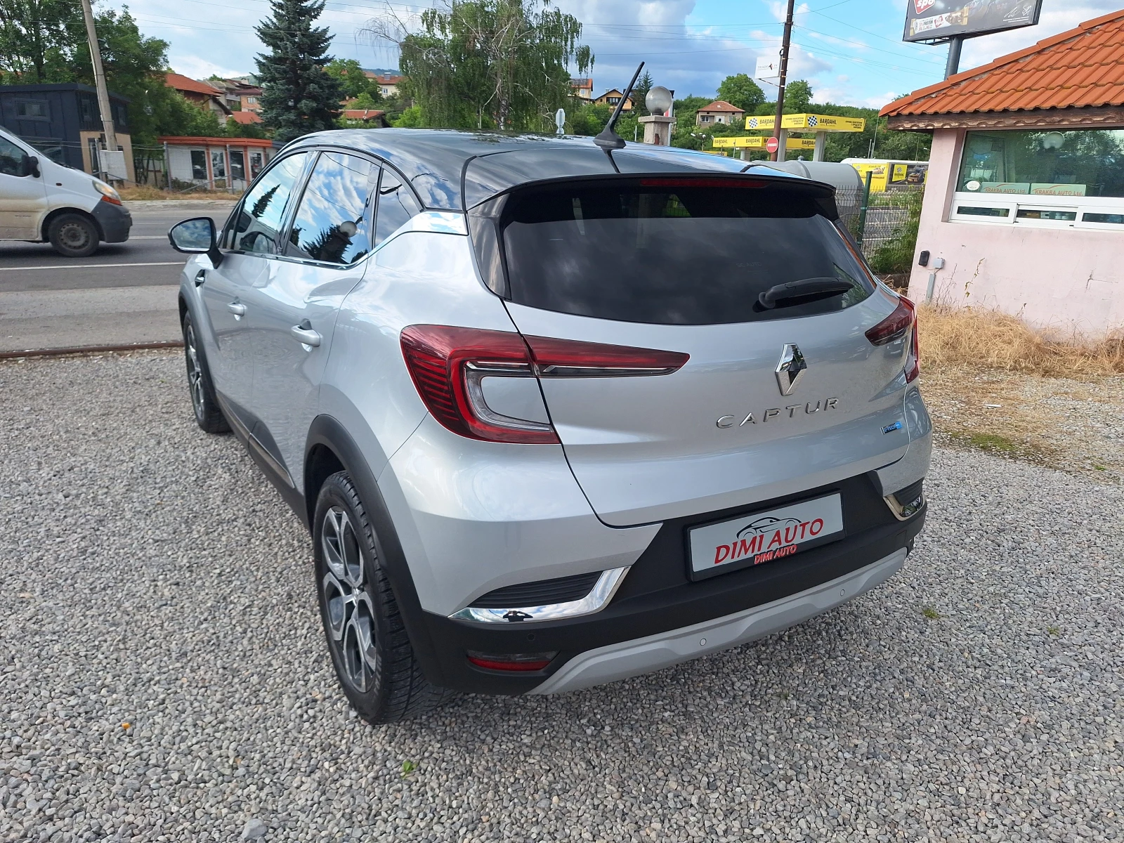 Renault Captur 1.6 E-tech Hybrid 143 Ks 104000 km Full!, снимка 5 - Автомобили и джипове - 54895839