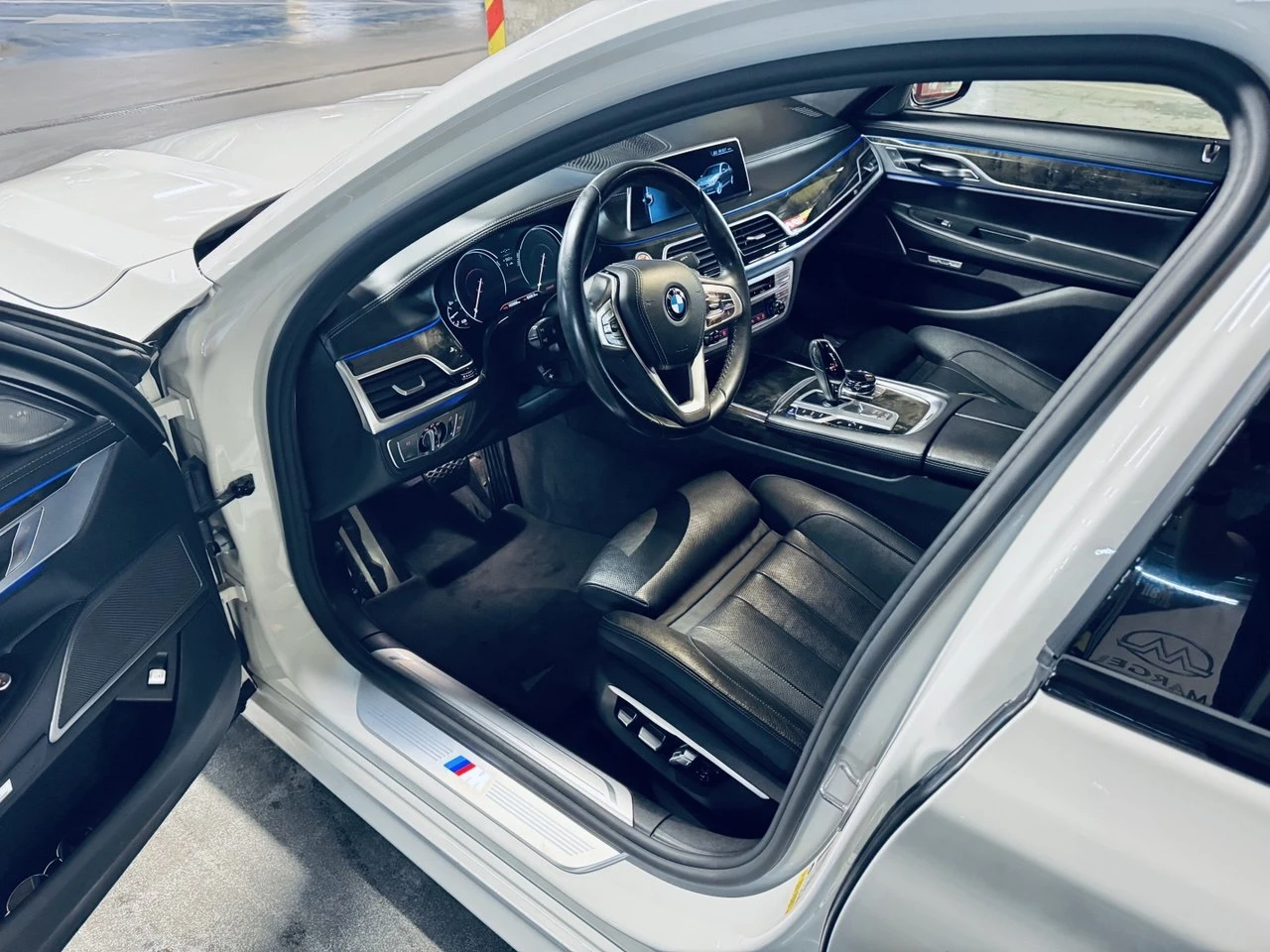 BMW 740 M SPORT | SHADOWLINE | AMBIENT AIR, снимка 8 - Автомобили и джипове - 55534087