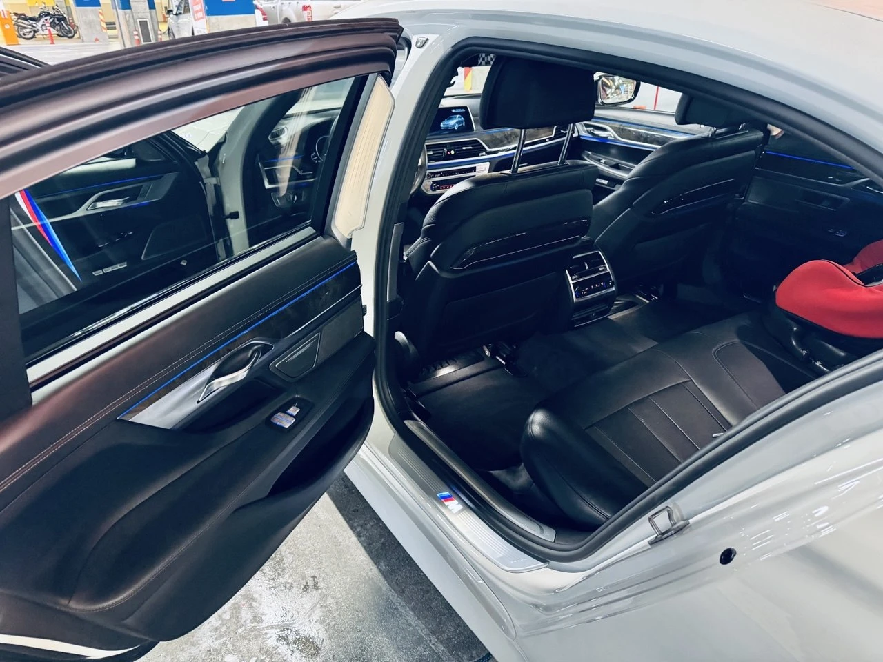 BMW 740 M SPORT | SHADOWLINE | AMBIENT AIR, снимка 12 - Автомобили и джипове - 55534087