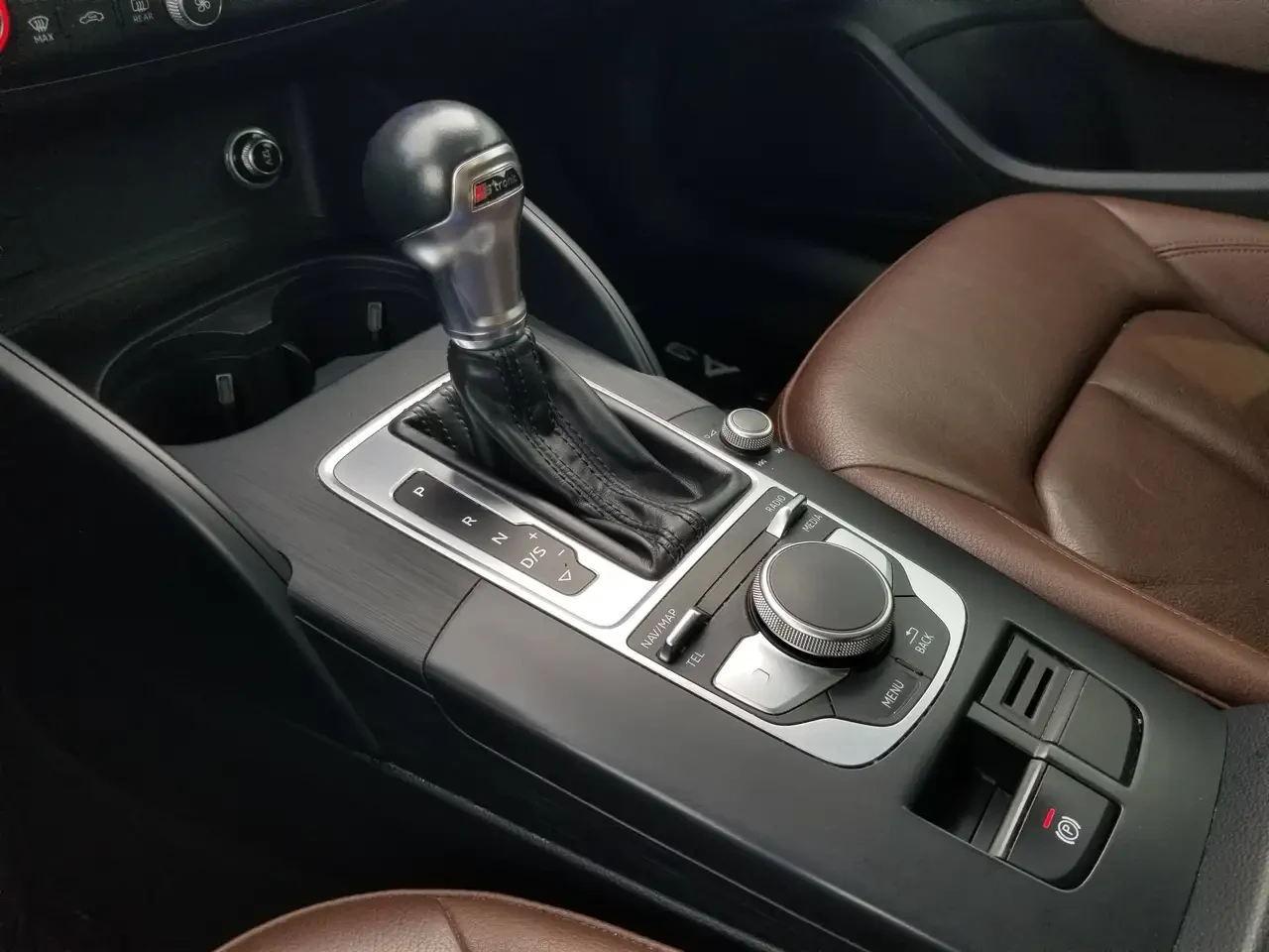Audi A3 AWD| BROWN LEATHER| CARPLAY NAV| PANO| LED| ECO, снимка 16 - Автомобили и джипове - 56140873