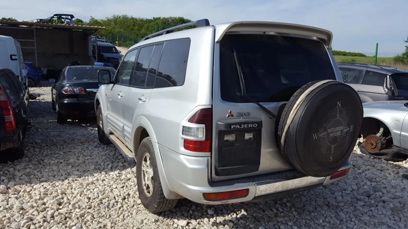 Mitsubishi Pajero 3.2 DID, снимка 15 - Автомобили и джипове - 21607655