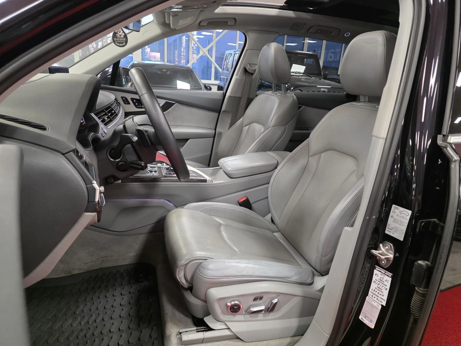 Audi SQ7 Напълно обслужен | Регистриран | Топ състояние , снимка 8 - Автомобили и джипове - 52666279