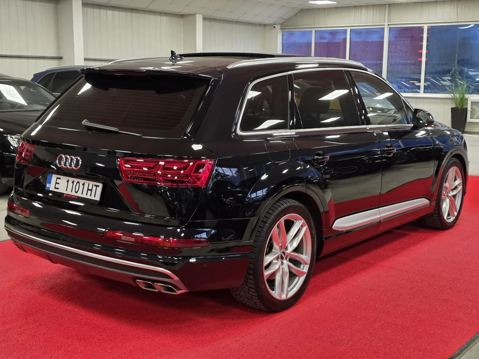 Audi SQ7 Напълно обслужен | Регистриран | Топ състояние , снимка 6 - Автомобили и джипове - 52666279