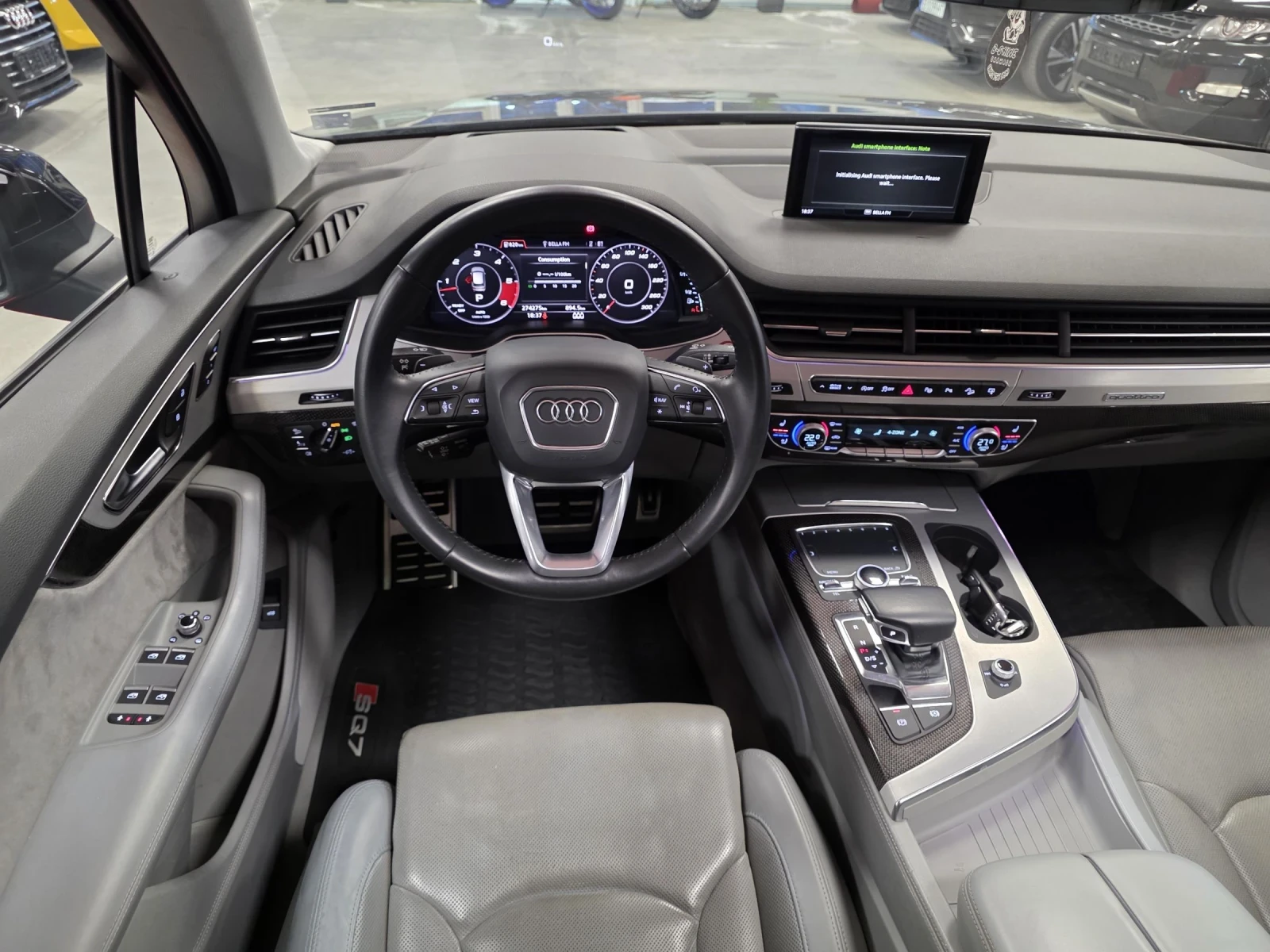 Audi SQ7 Напълно обслужен | Регистриран | Топ състояние , снимка 7 - Автомобили и джипове - 52666279