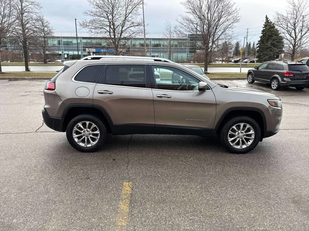 Jeep Cherokee * North * CARFAX * ПОДГРЕВИ+ ВОЛАН* КАМЕРА, снимка 3 - Автомобили и джипове - 53900789